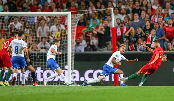 CD899117-E5D2-4F46-ACAD-736736BA6F16